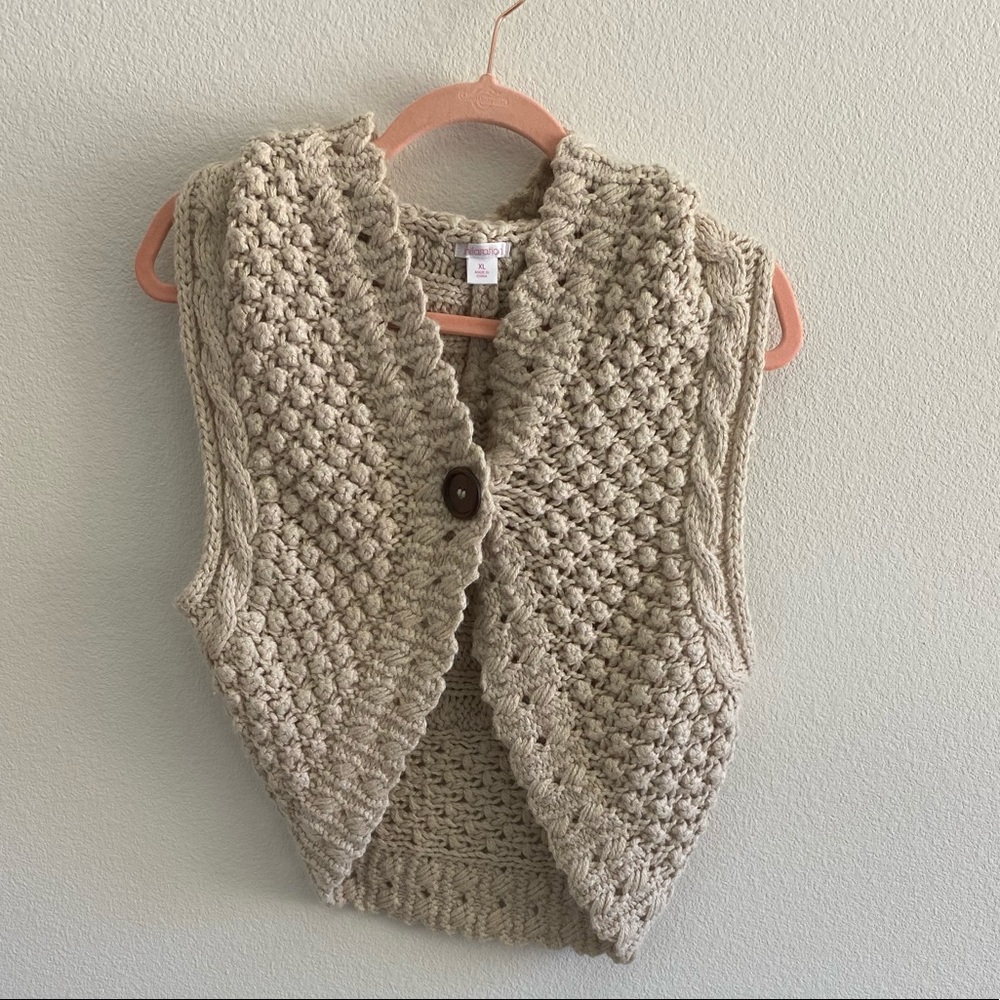 Sweater vest